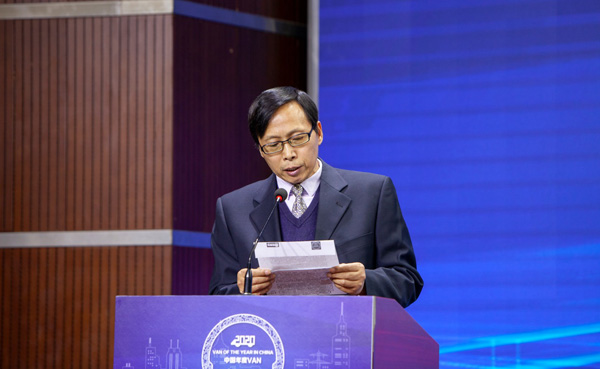 2020中國(guó)年度VAN評(píng)委會(huì)成員、商用汽車雜志社總編輯肖獻(xiàn)法