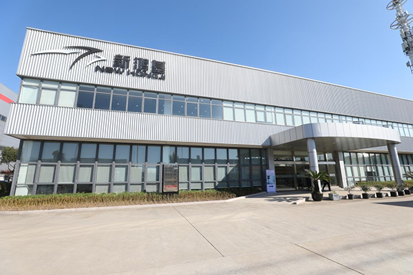 新鴻基是一家專業(yè)從事精密零部件制造的高新技術(shù)企業(yè)，其在光學(xué)鏡筒、醫(yī)療機構(gòu)件、薄壁零件以及易變形類零件的加工能力始終處于同行業(yè)的領(lǐng)先地位，累計獲得了84項技術(shù)專利。